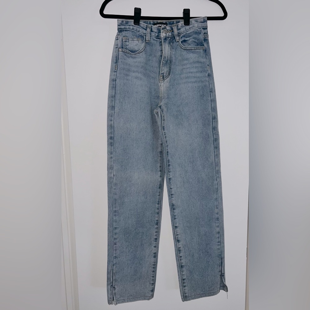Pretty Little Thing (Momokrom) Split Hem Jeans